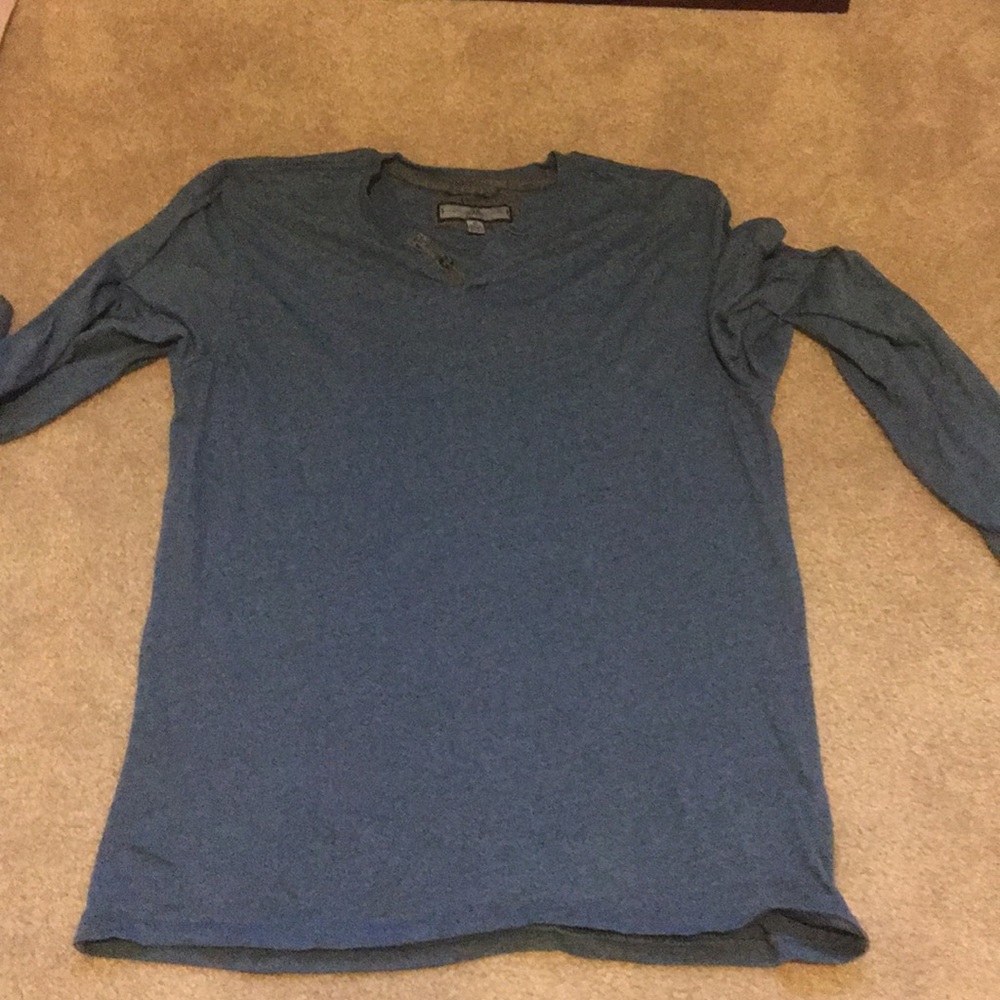 Comfortable Long Sleeve Shirt w/2 Buttons